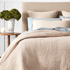 Provincial Home Living Coverlets + Shams></noscript>Aura Coverlet 240x260
