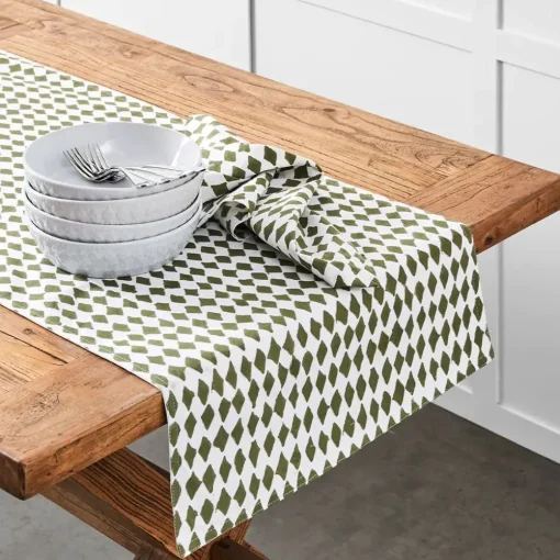 Provincial Home Living Napery>Diamond Table Runner