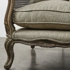 Provincial Home Living Sofas></noscript>Edinburgh Sofa