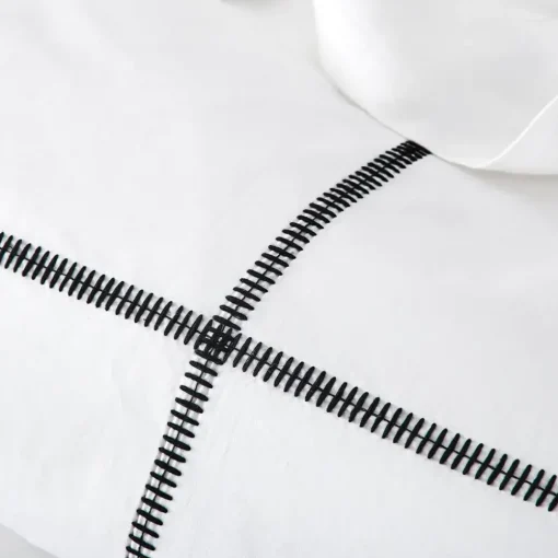 Provincial Home Living Quilt Covers>Metro Quilt Cover - White & Black
