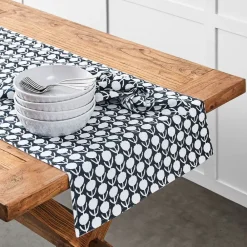 Provincial Home Living Napery></noscript>Nikita Table Runner