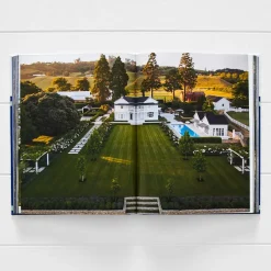 Provincial Home Living Books | Books></noscript>Paul Bangay Big Garden Design