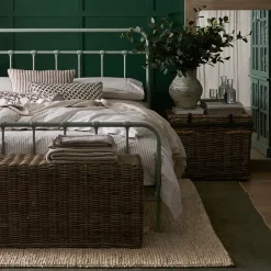 Provincial Home Living Beds + Bedheads>Quinn Queen Bed