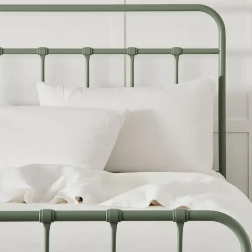 Provincial Home Living Beds + Bedheads>Quinn Queen Bed