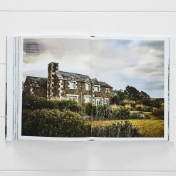 Provincial Home Living Books | Books></noscript>The Art of Living With White